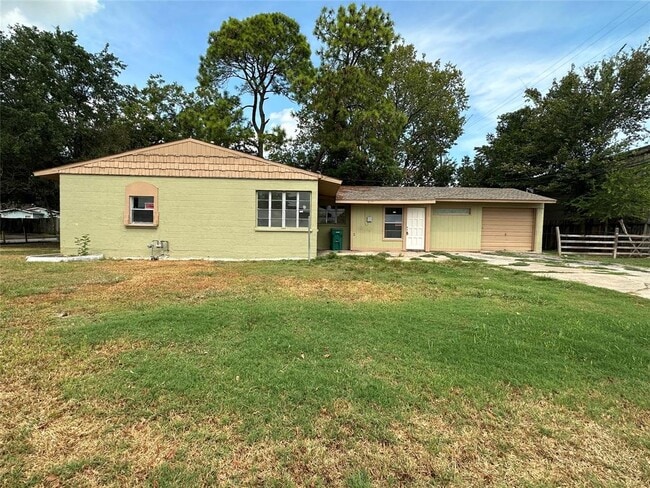 Building Photo - 257 Crescent Dr