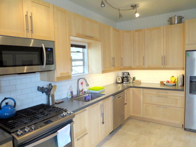 Building Photo - 5274 Locksley Avenue