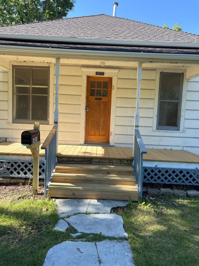 Building Photo - Schedule a Showing Today!!!