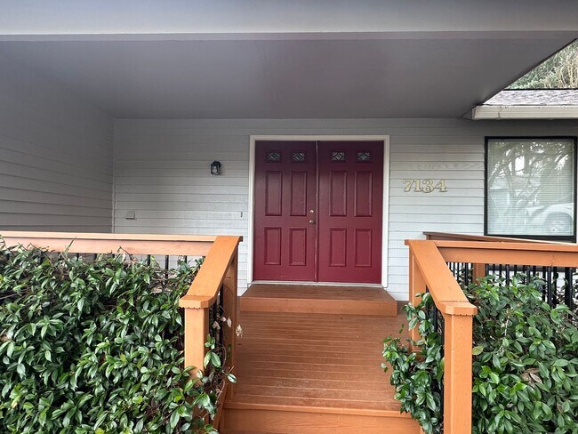 Foto del edificio - Beautiful 4BD Home | Fireplace, Fenced Backyard, Deck, Garage & A/C