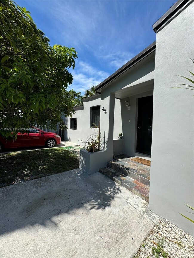 Foto del edificio - 45 NW 117th St