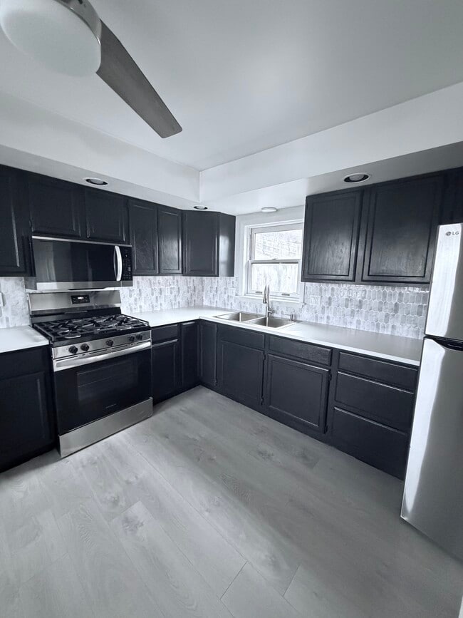 Building Photo - 338 Prestley Rd