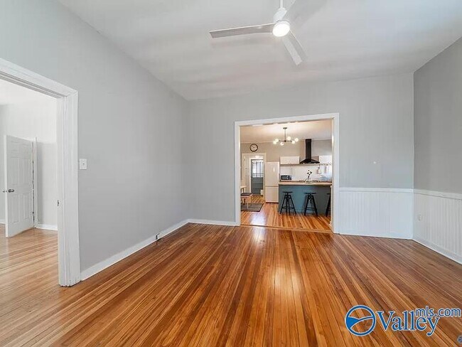 Foto del edificio - 713 Mckinley Ave NE