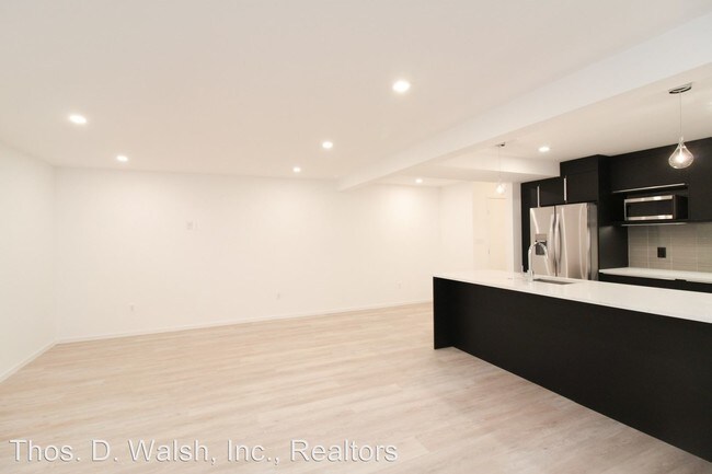 Building Photo - 2 br, 1 bath House - 2815 39th St NW  Apt 100