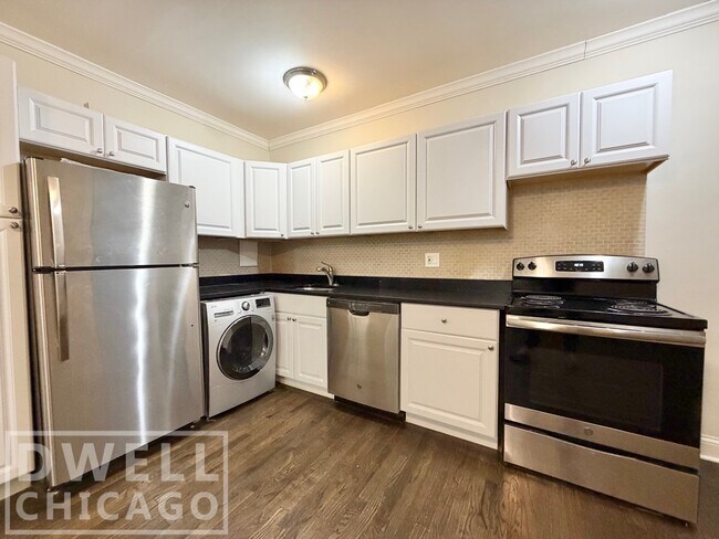 Foto del edificio - 3333 N Marshfield Ave