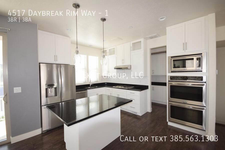 Photo - 4517 Daybreak Rim Way-1