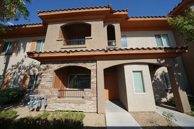 Building Photo - No Showings until 11/01/2023