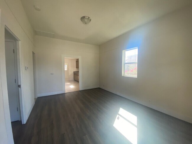 Foto del edificio - 429 Florinda St