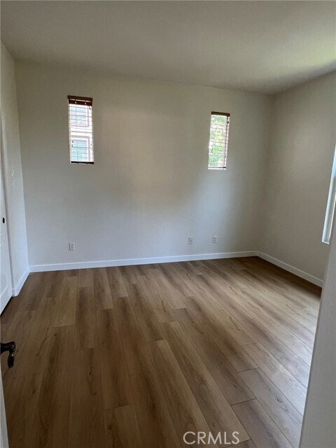 Building Photo - 223 Tall Oak