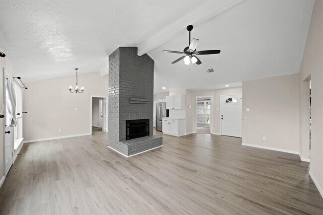 Foto del edificio - 13954 Clark Towne Ln