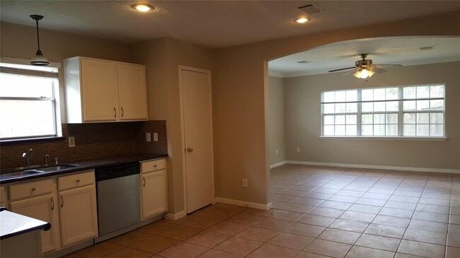 Building Photo - 2602 Desert Sage Dr