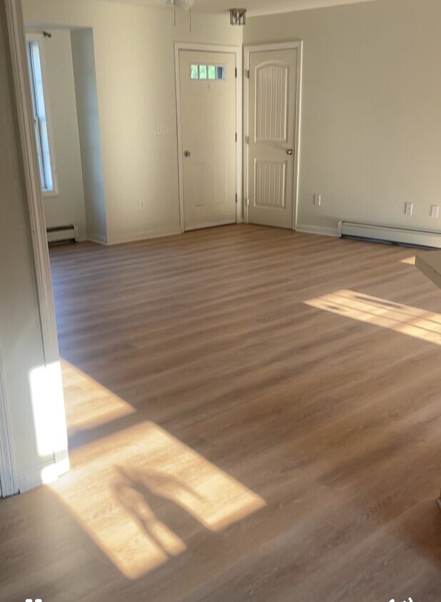 Foto principal - 57 Wilson Dr