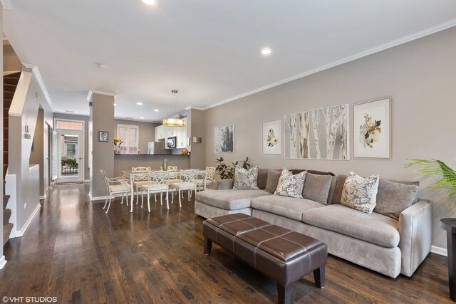 Building Photo - 638 W Oak St