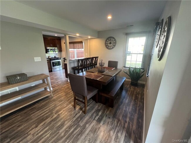 Foto del edificio - 3603 Whispering Hills Dr