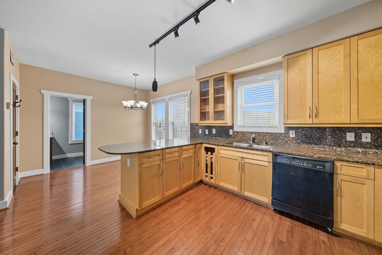 Foto principal - 3015 Chenevert St