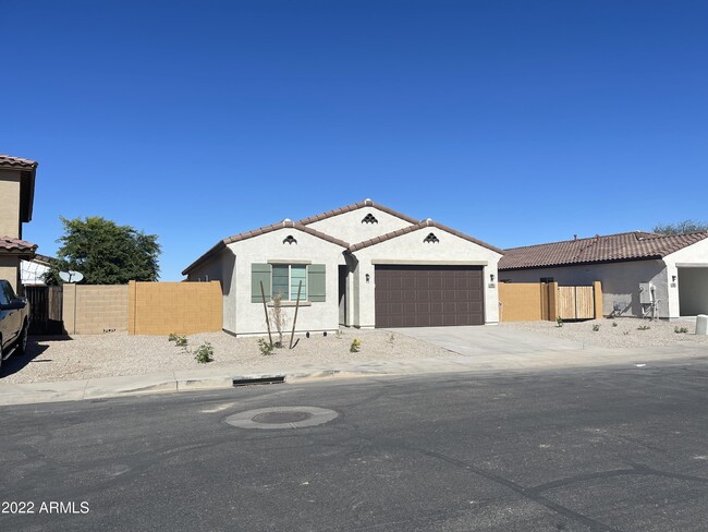 Building Photo - 876 E Cactus Wren Dr