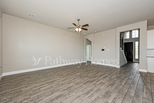 Building Photo - 838 Poppie Ln