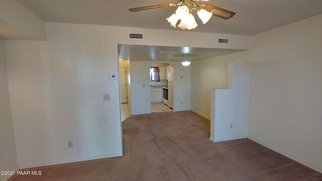 Building Photo - 3630 N Robert Rd