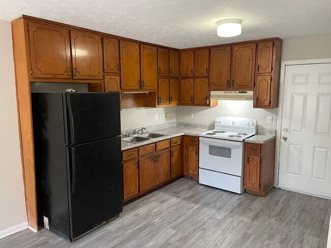 Building Photo - 305 Pelly St