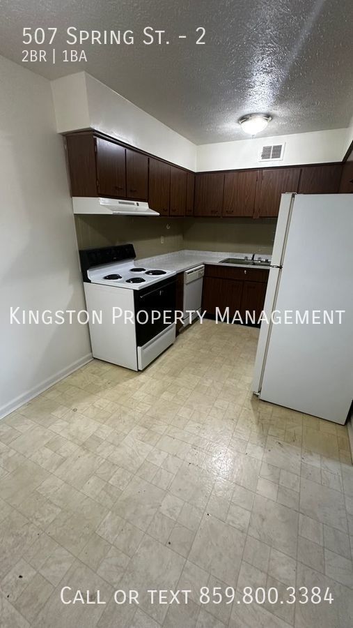Building Photo - Charming 2 Bedroom Available Now! MOVE-IN ...