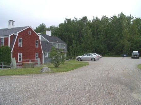 Building Photo - 10 Village Dr