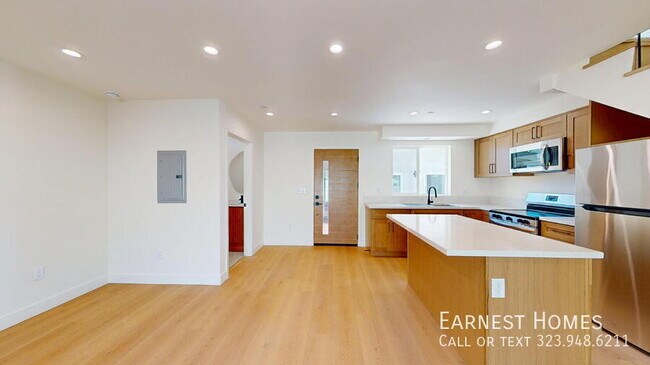 Foto del edificio - 6445 Satsuma Ave