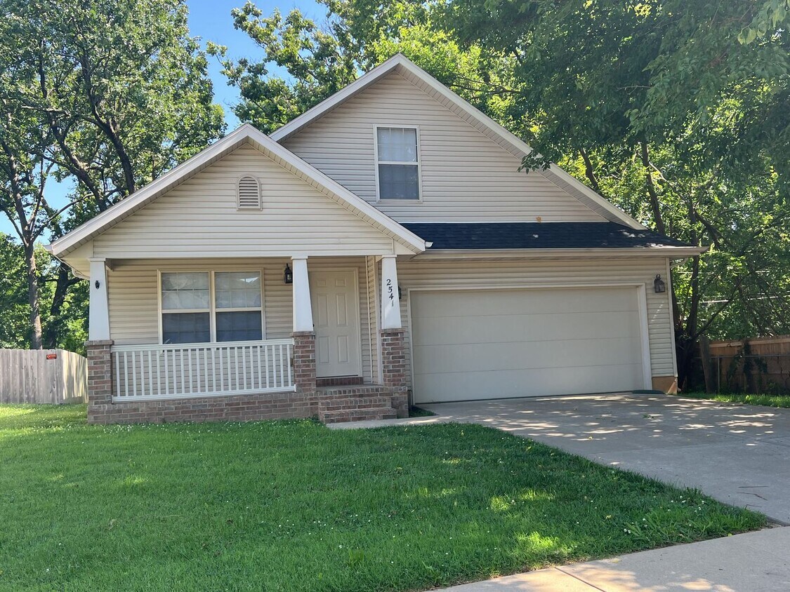 Foto principal - Southeast/Oak Grove Area!