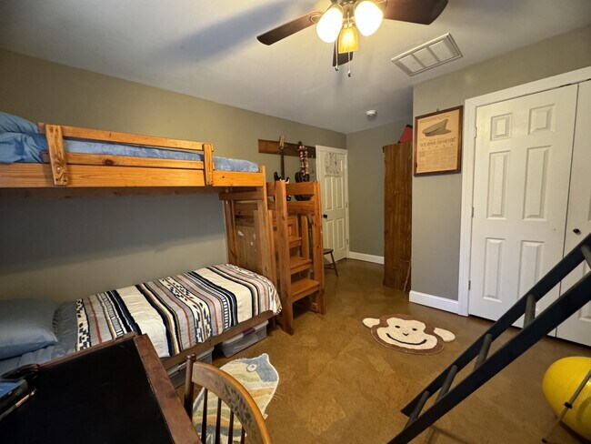 Building Photo - 1428 Outpost Rd