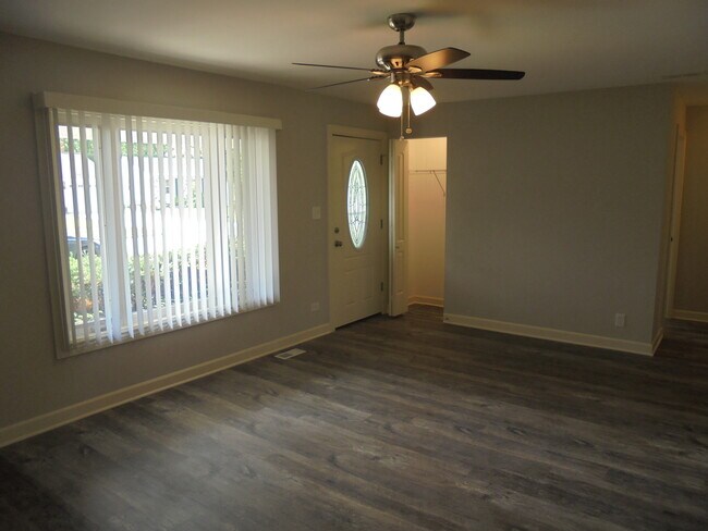 Building Photo - 117 Villa Rd