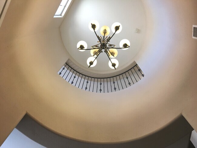 Foto del edificio - Chandler 5 Bed, 3 Bath + Bonus Room Office/Den