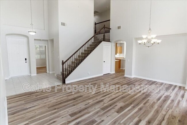 Building Photo - 25386 Playa Serena Dr