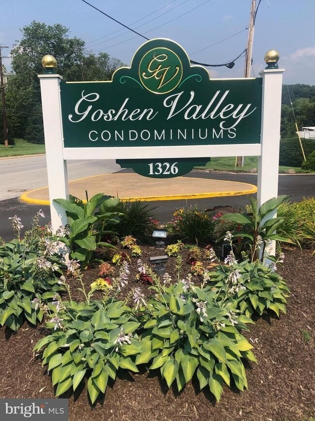 Building Photo - 2402 Pond View Dr