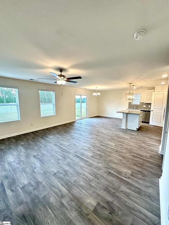 Foto del edificio - 6039 Willutuck Dr