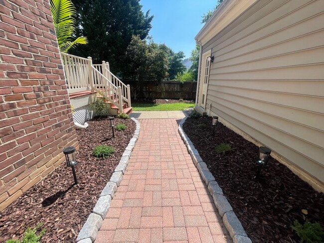 Building Photo - 6502 Summerton Way