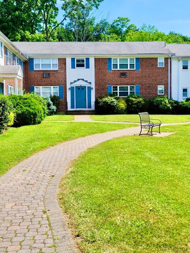 Building Photo - 19 Colonial Dr