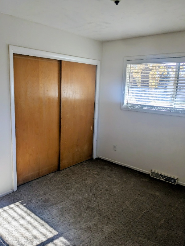 Building Photo - 1040 Ponderosa Dr