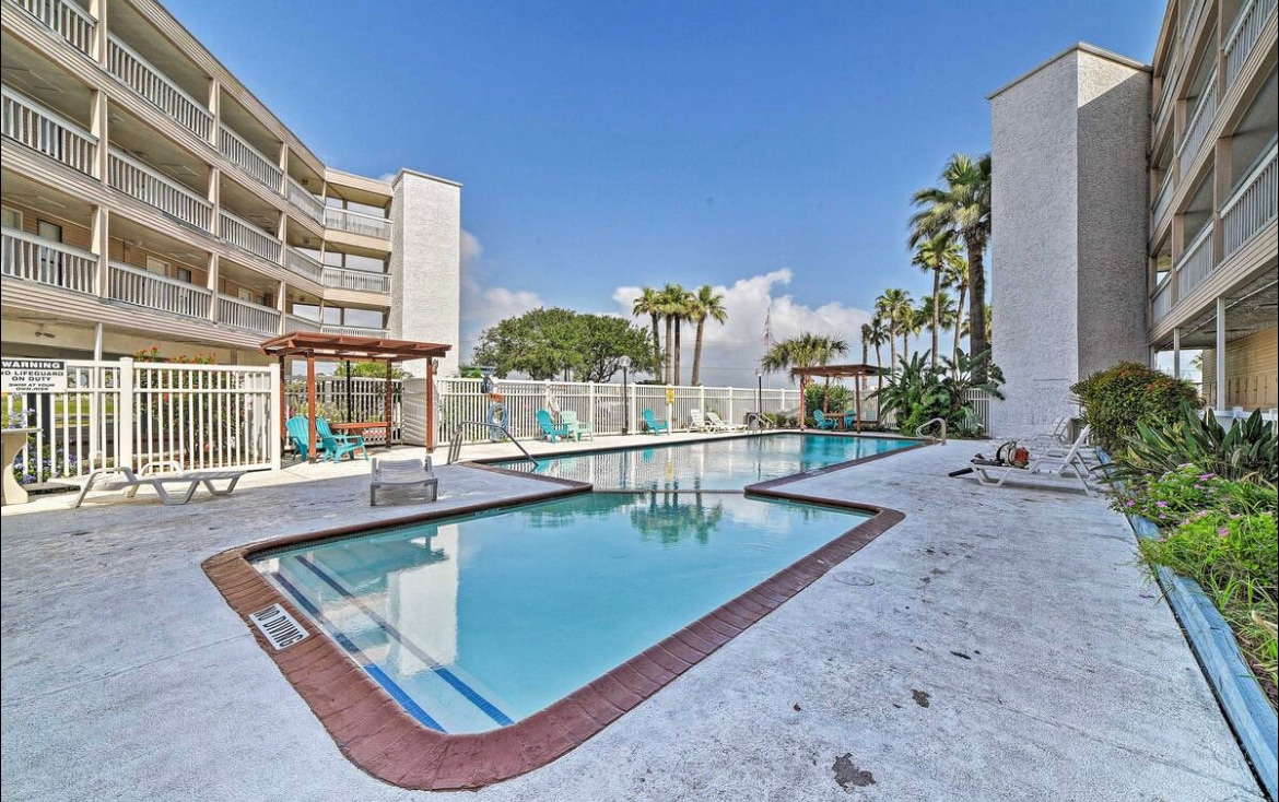Primary Photo - 3938 Surfside Blvd