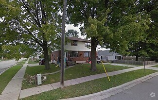 Building Photo - 702 Confederation St