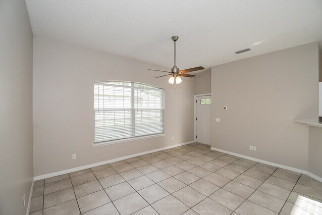 Foto del edificio - 1036 W 7th St