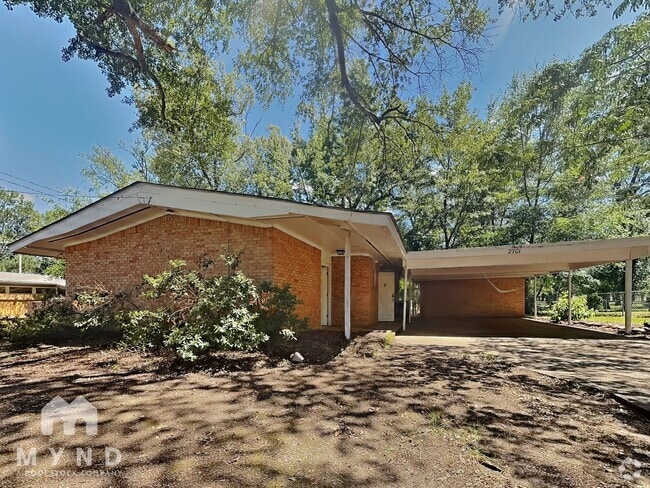 Building Photo - 2701 Stillwell Dr