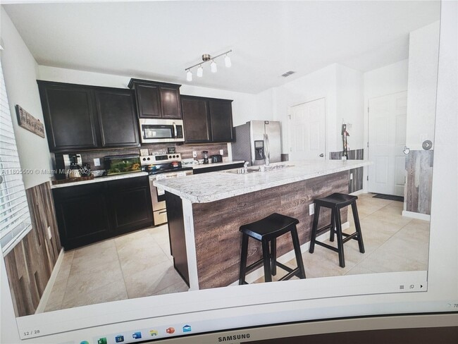 Building Photo - 3100 Yellowstone Cir