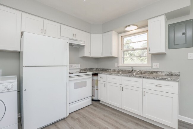 Foto del edificio - 9333 Chelsea Ave