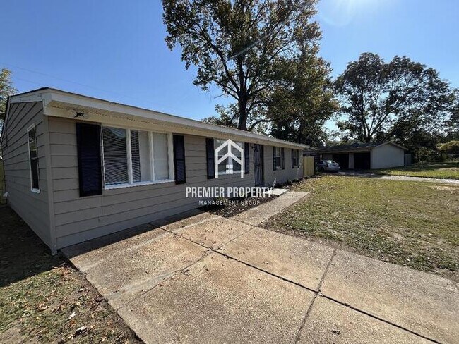 Building Photo - 3130 Basswood St