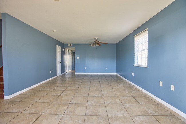 Building Photo - 6952 Yorktown Dr