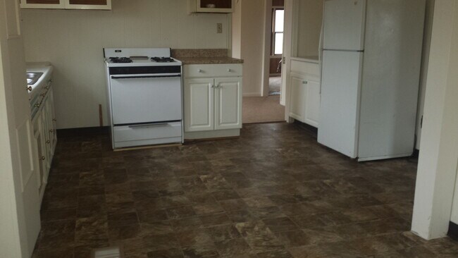 Building Photo - 3 Bedroom, 1 bath House, East of Columbia