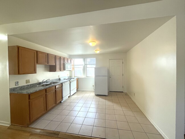 Kitchen & Dining room - 1603 Davis Ave