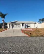 Building Photo - 2113 Greyfield St NE