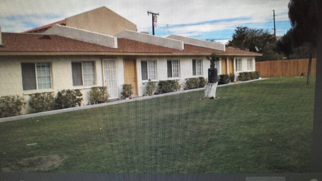 Building Photo - 32350 Rancho Vista Dr