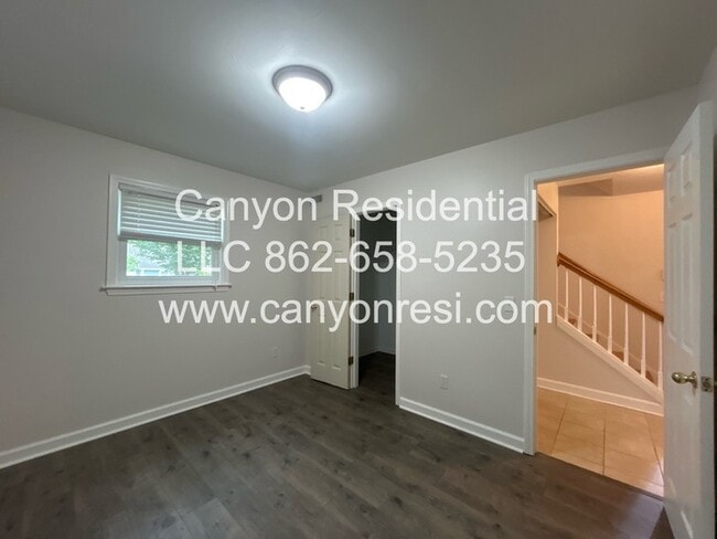 Photo - 211 Brently Woods Dr House