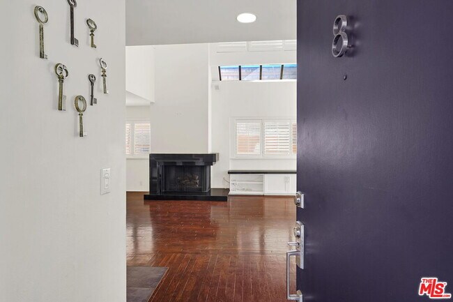 Foto del edificio - 11915 Gorham Ave